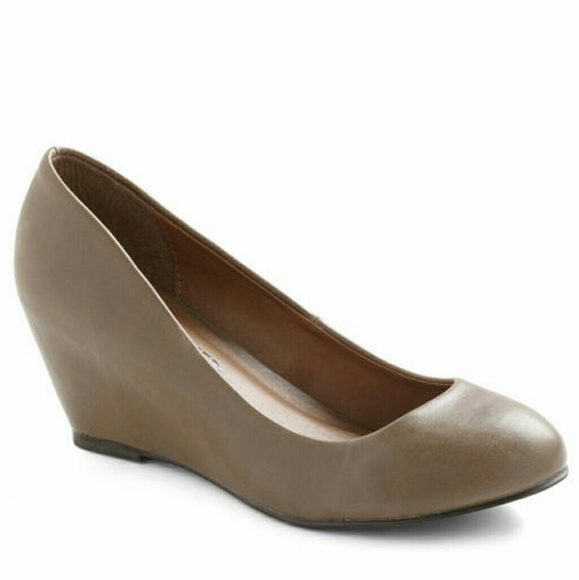 classified shoes wedges